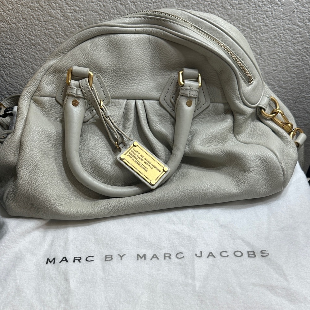 Marc by Marc Jacobs Oyster Leather Shoulder Bag with Gold Hardware - Picture 6 of 10